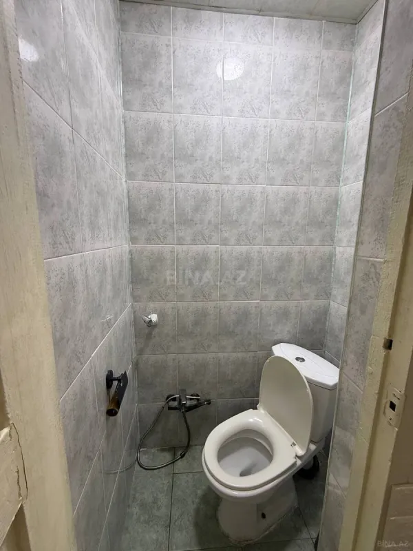 Satılır 12 otaqlı həyət evi 800 m²
