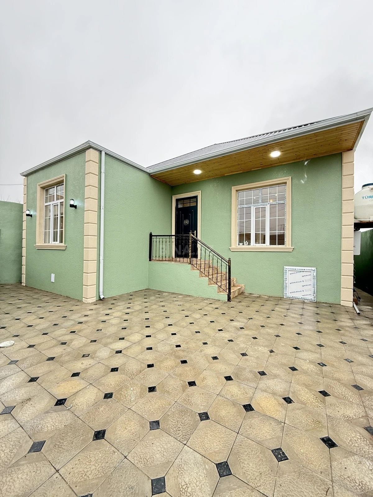 Satılır 4 otaqlı həyət evi 120 m²