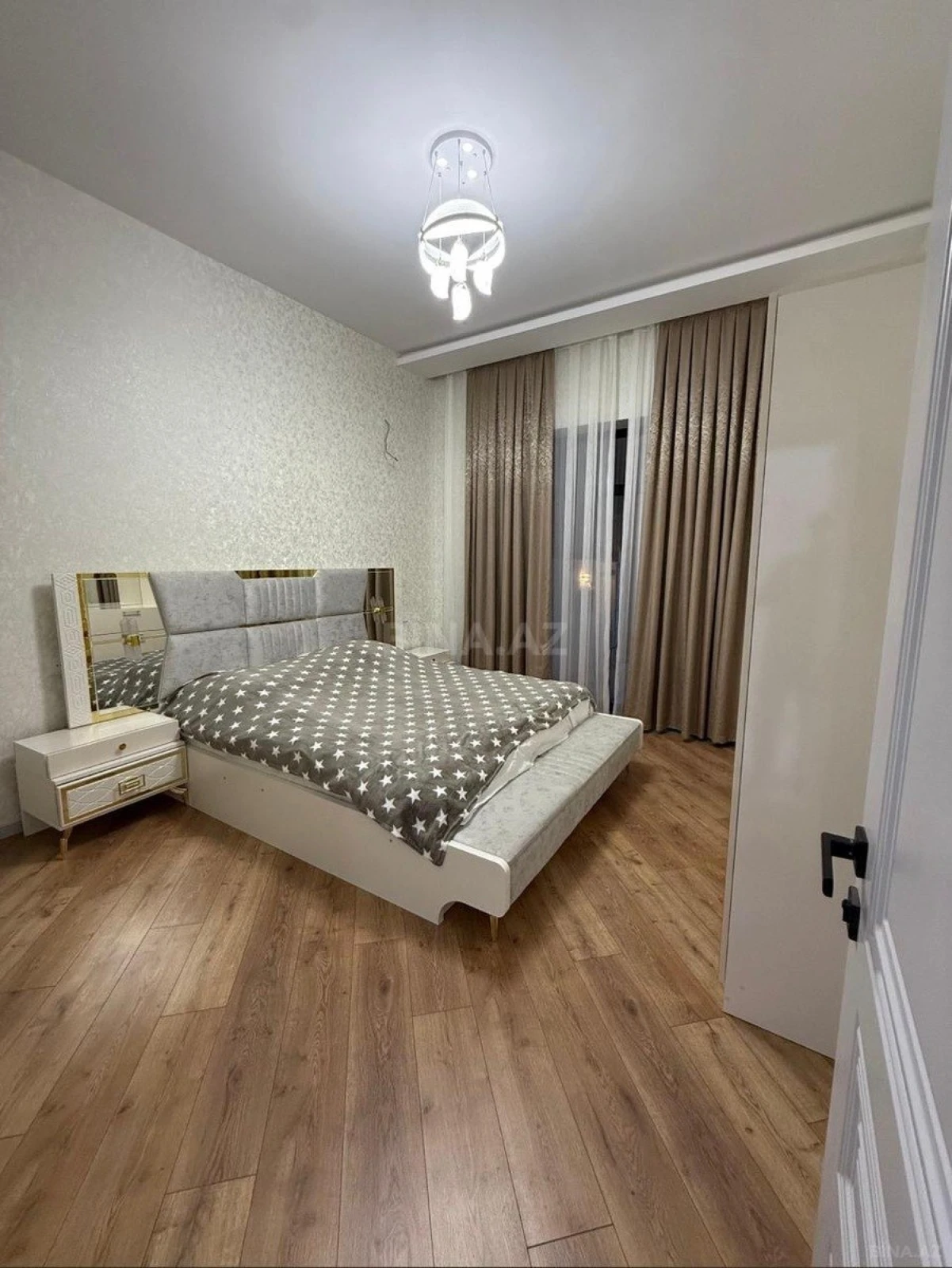 Kirayə verilir 4 otaqlı həyət evi 240 m²