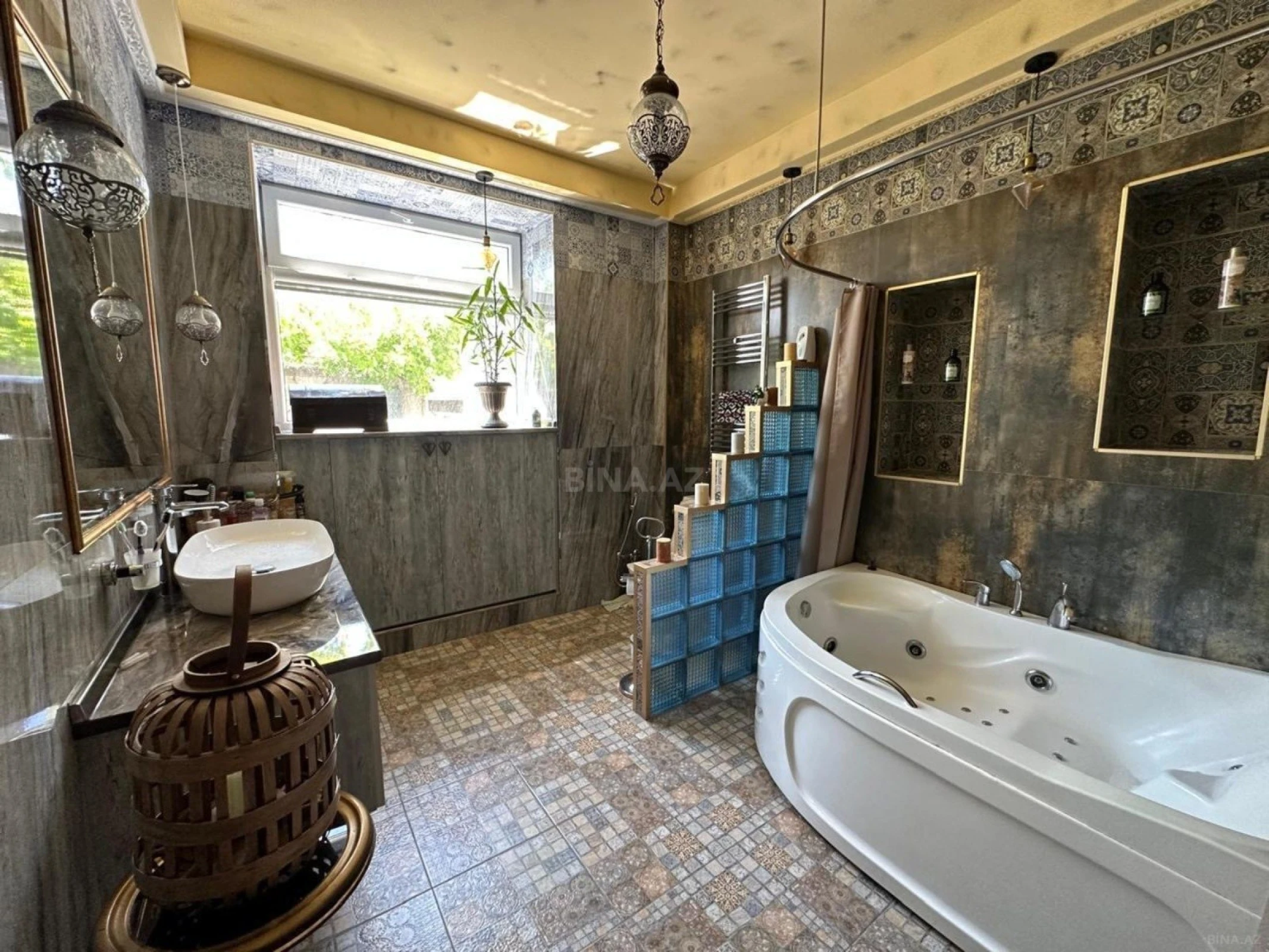 Kirayə verilir 5 otaqlı həyət evi 380 m²