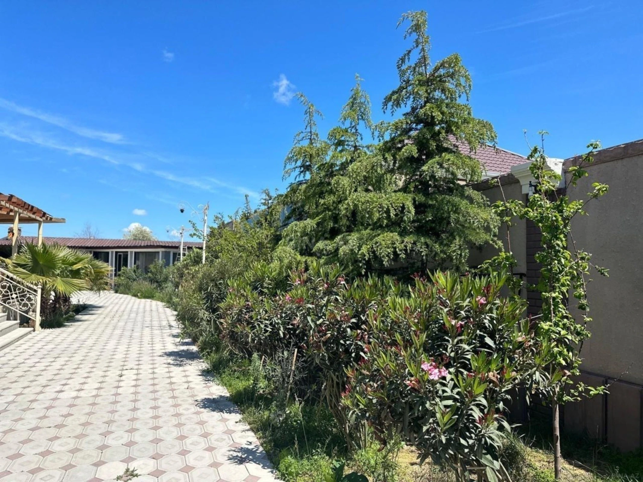Kirayə verilir 5 otaqlı həyət evi 380 m²