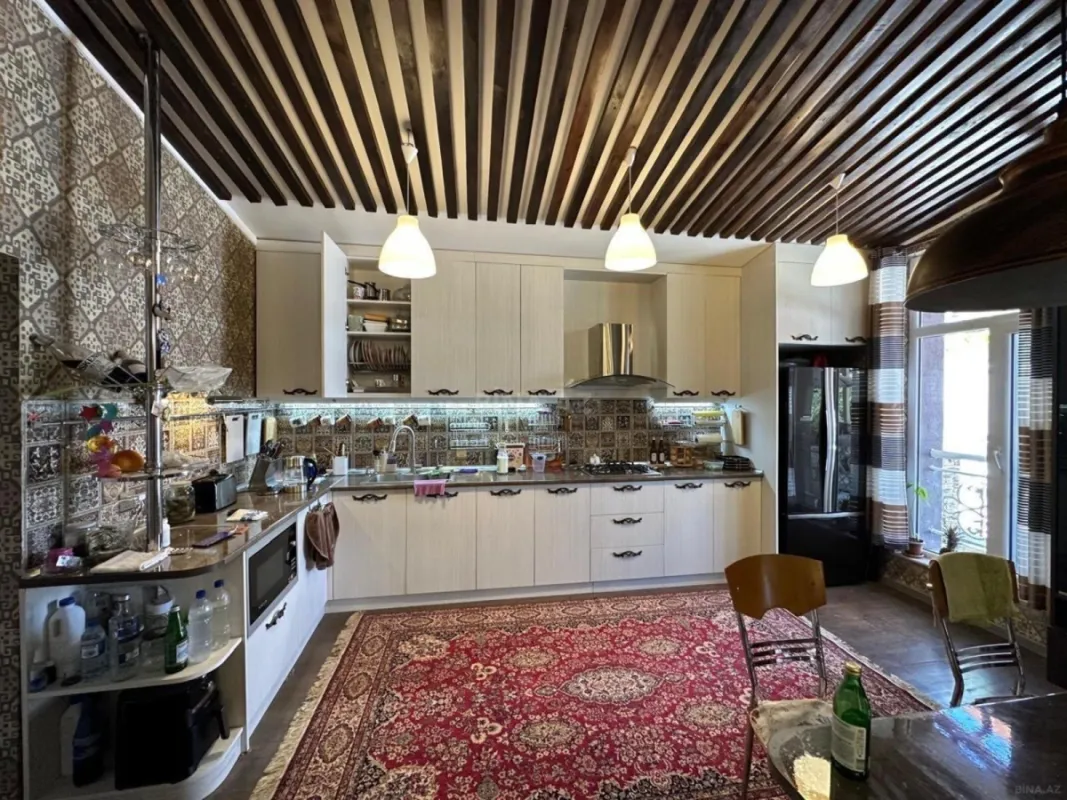 Kirayə verilir 5 otaqlı həyət evi 380 m²