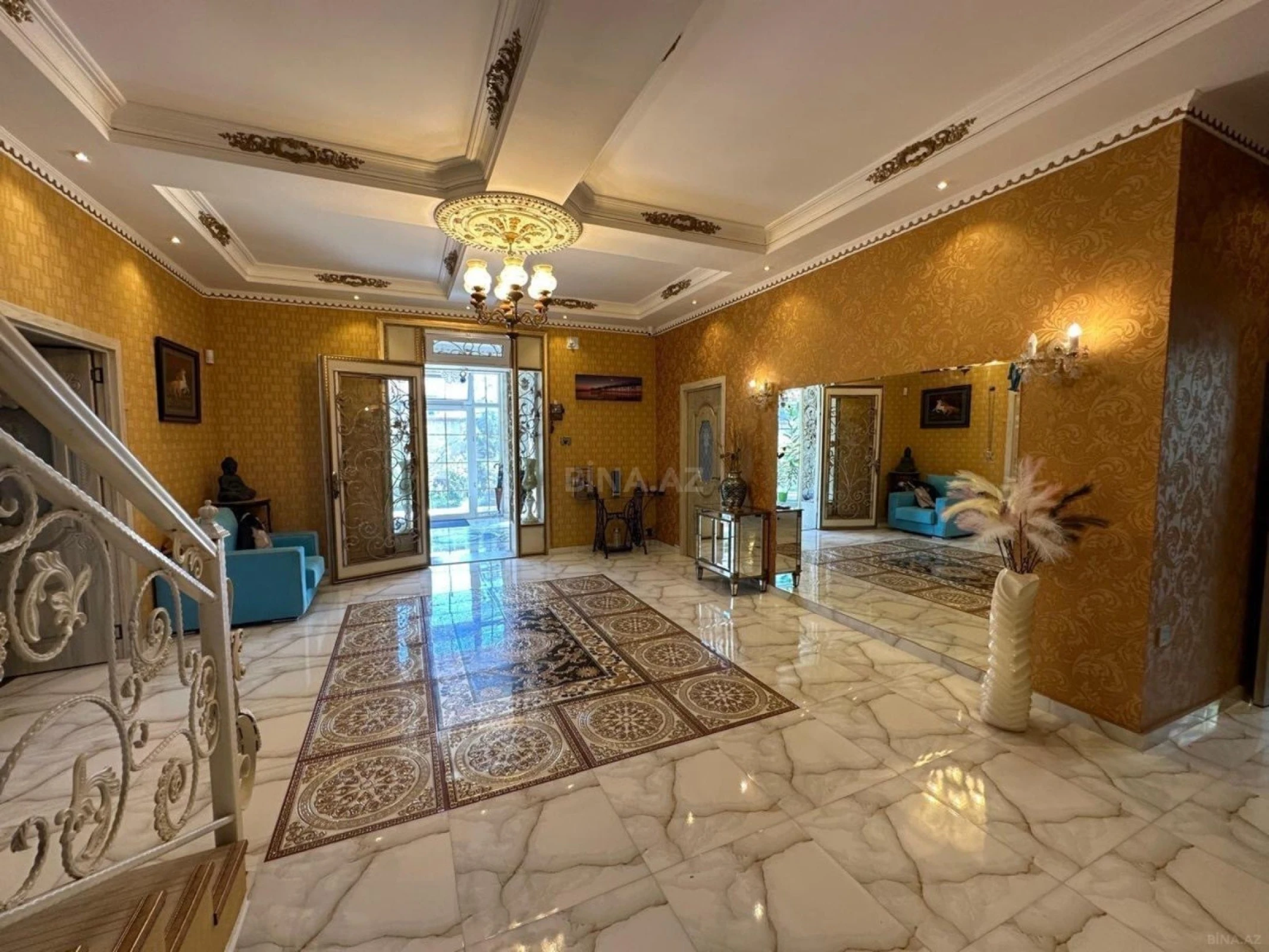 Kirayə verilir 5 otaqlı həyət evi 380 m²