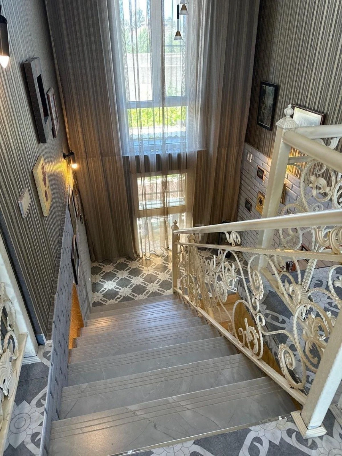 Kirayə verilir 5 otaqlı həyət evi 380 m²