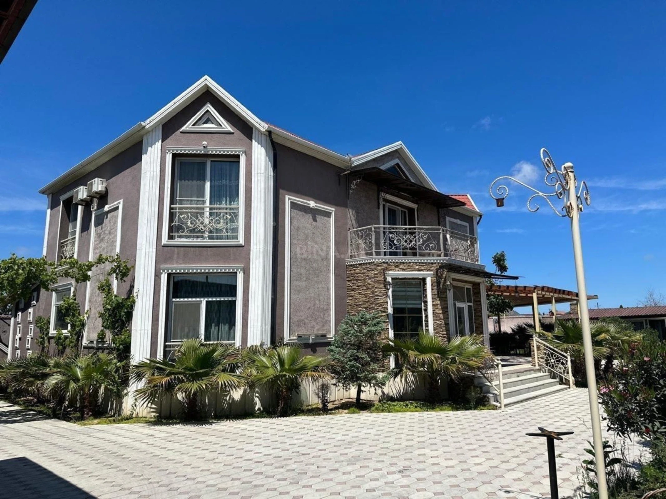 Kirayə verilir 5 otaqlı həyət evi 380 m²