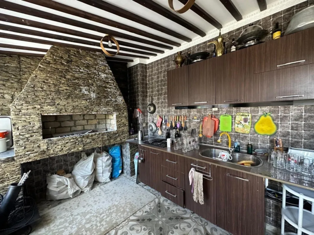 Kirayə verilir 5 otaqlı həyət evi 380 m²