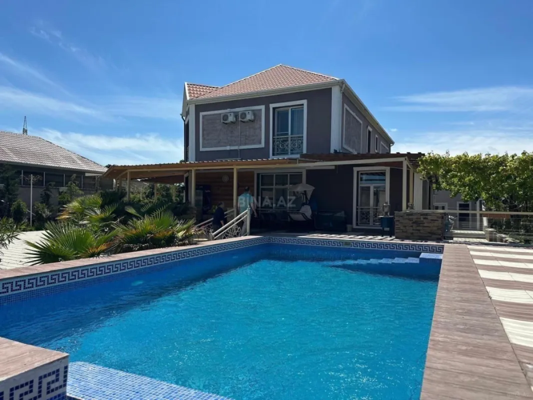 Kirayə verilir 5 otaqlı həyət evi 380 m²