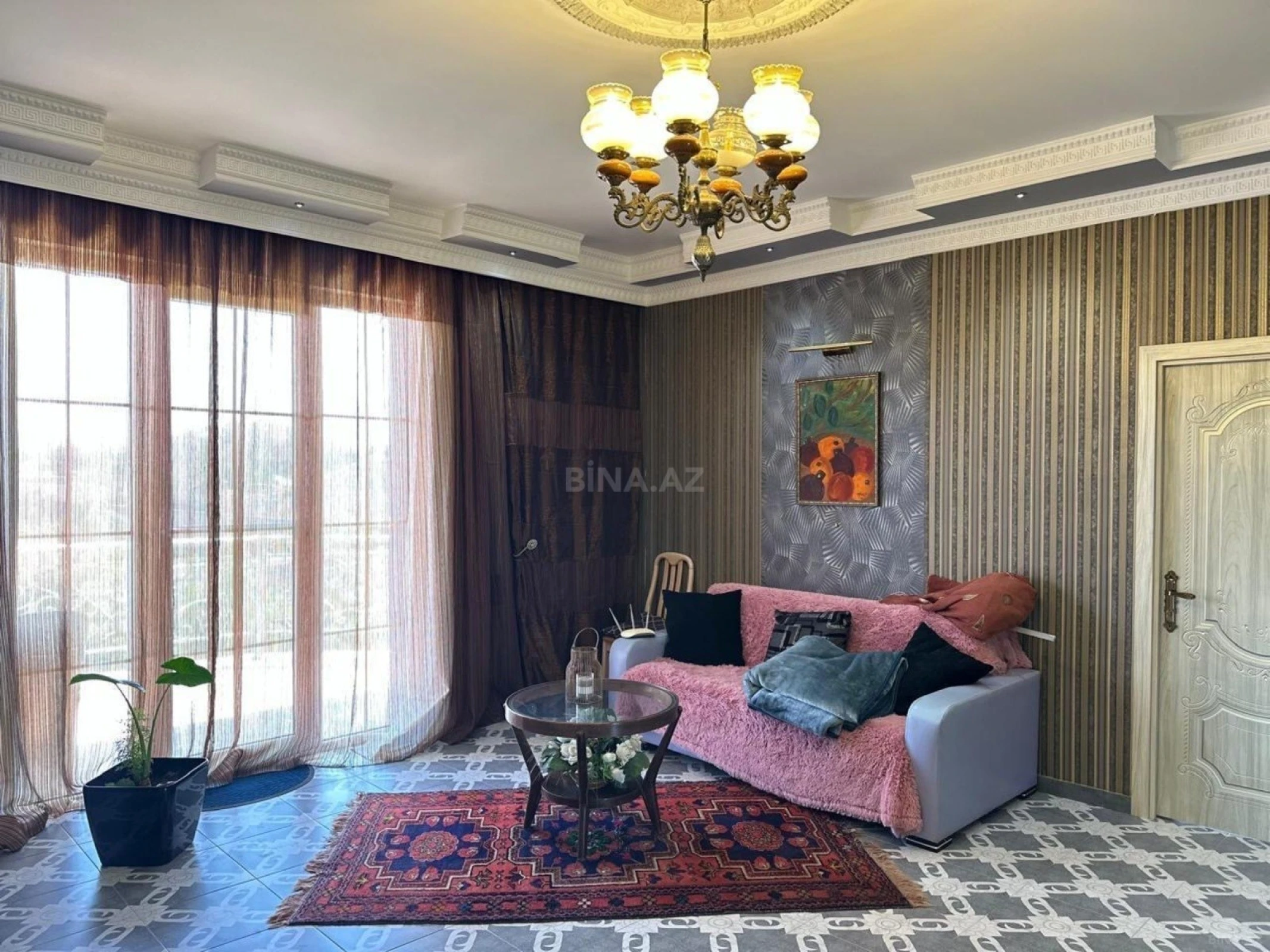 Kirayə verilir 5 otaqlı həyət evi 380 m²