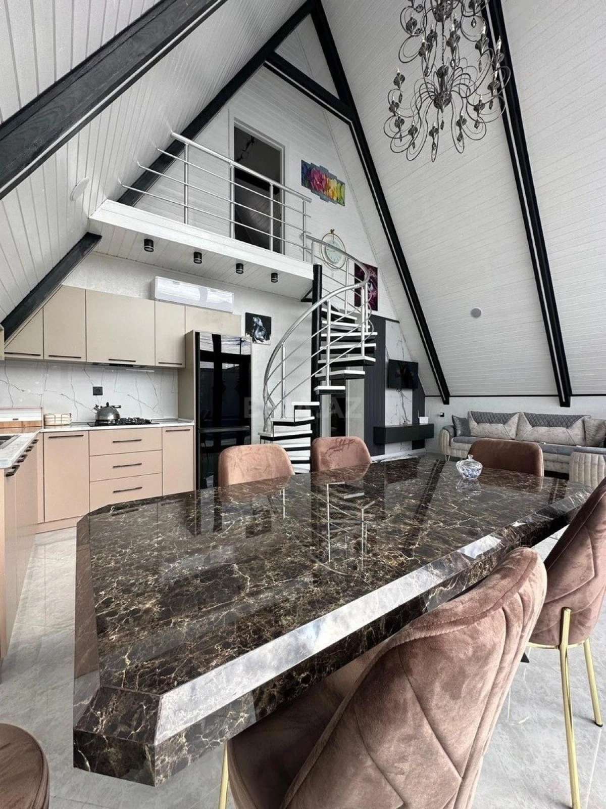 Kirayə verilir 3 otaqlı həyət evi 140 m²