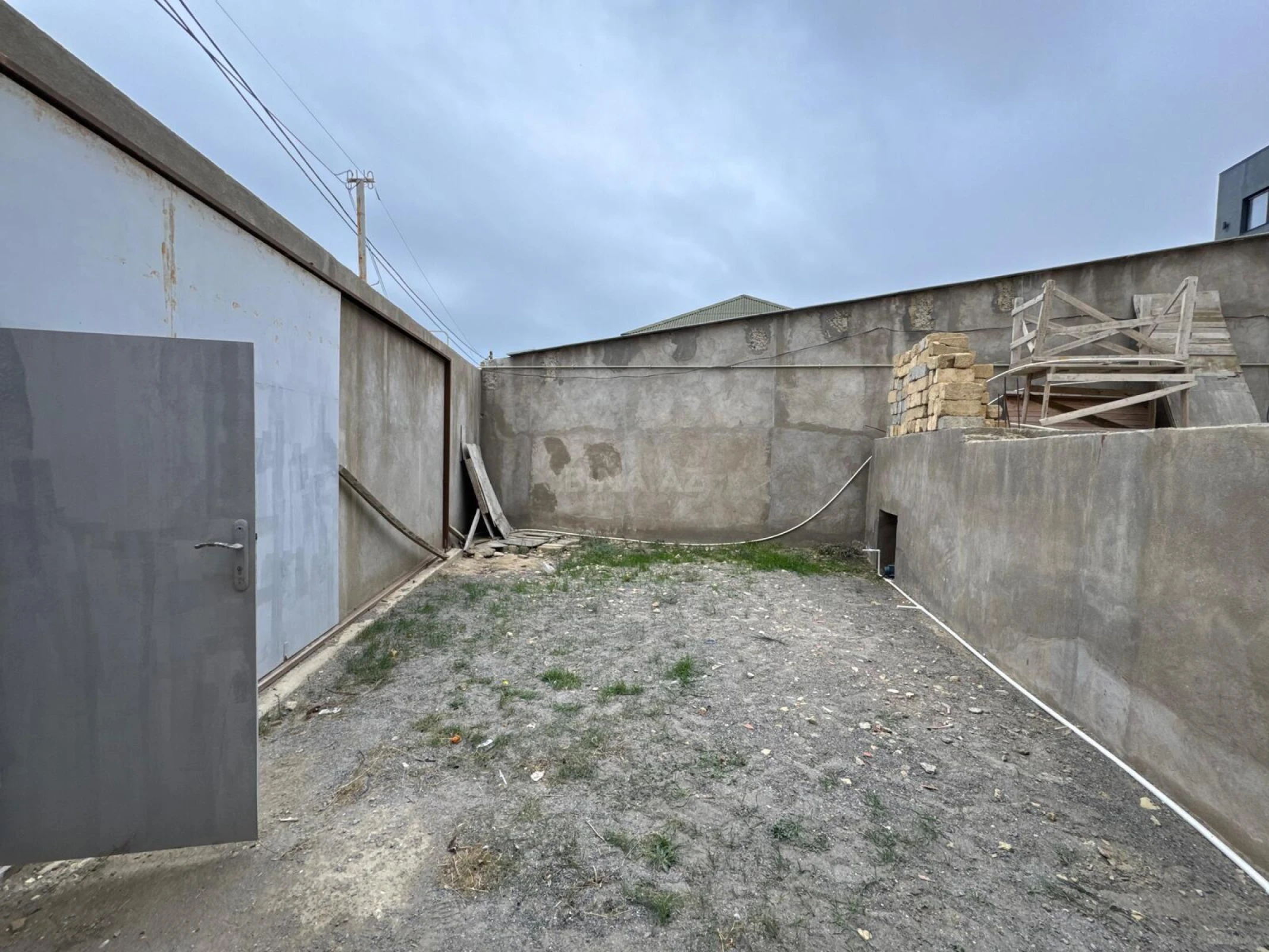 Satılır 6 otaqlı həyət evi 309 m²