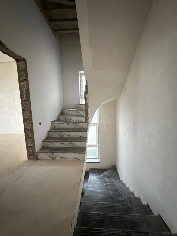 Satılır 6 otaqlı həyət evi 309 m²