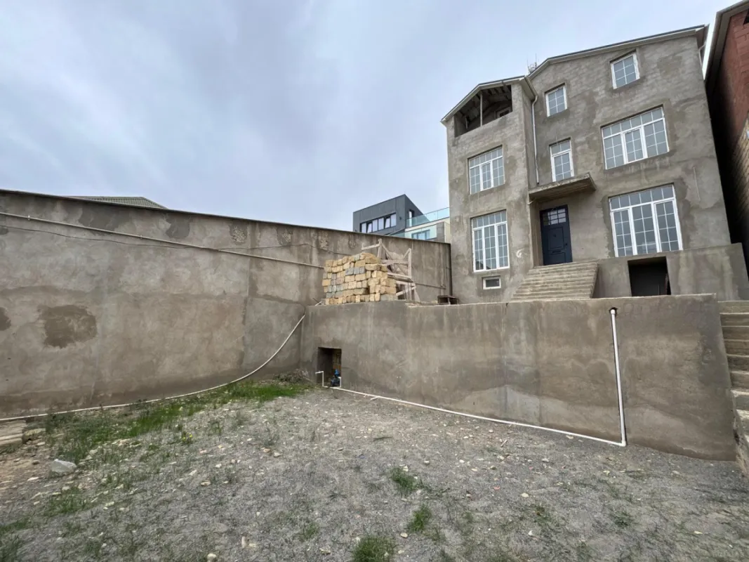 Satılır 6 otaqlı həyət evi 309 m²