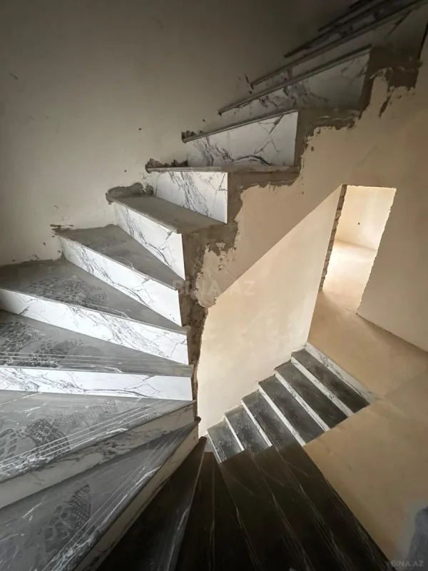 Satılır 6 otaqlı həyət evi 309 m²