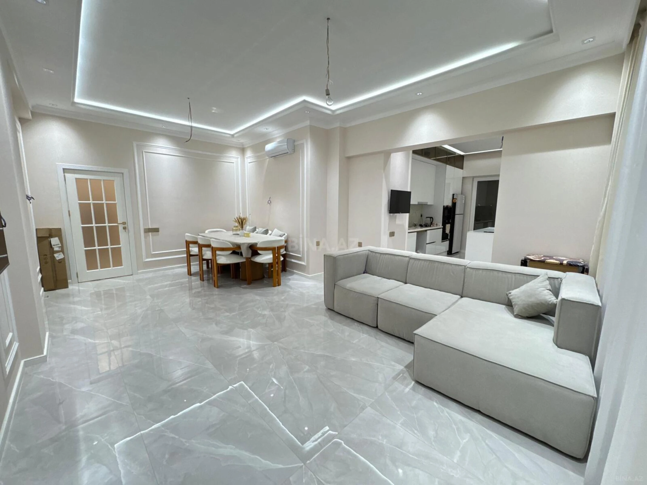 Satılır 3 otaqlı mənzil 122 m²