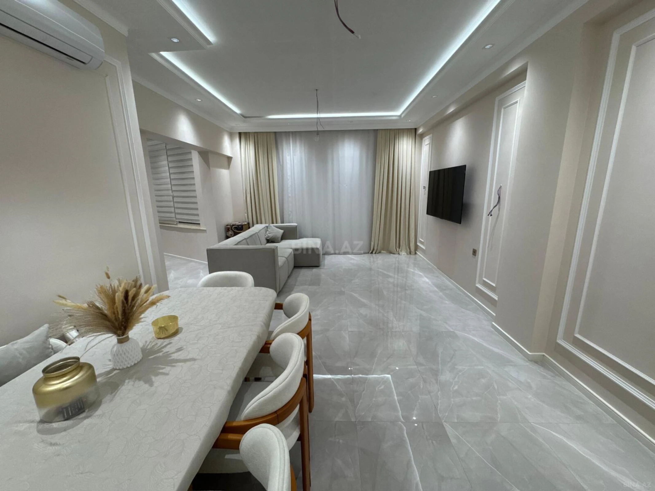 Satılır 3 otaqlı mənzil 122 m²