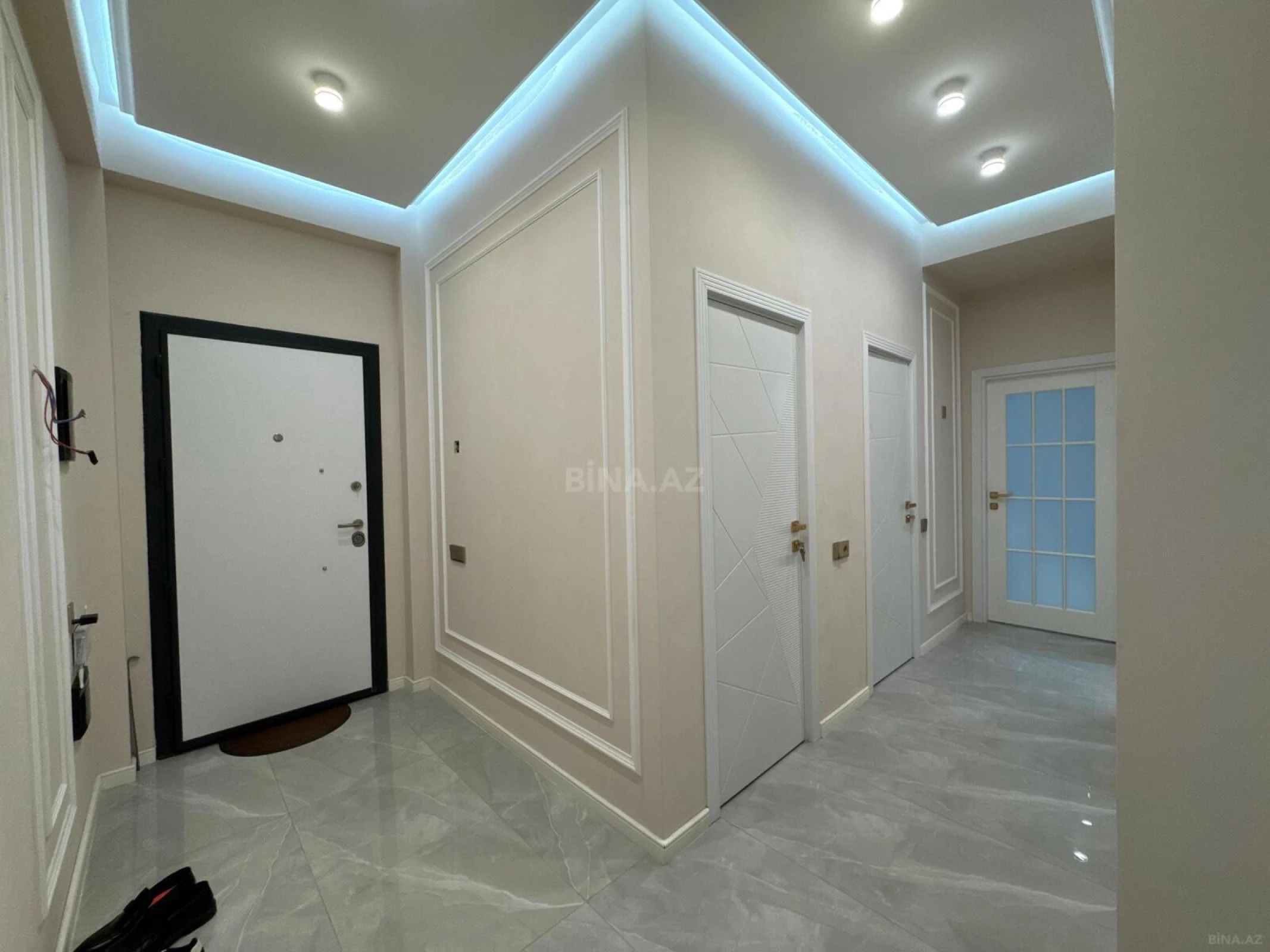 Satılır 3 otaqlı mənzil 122 m²