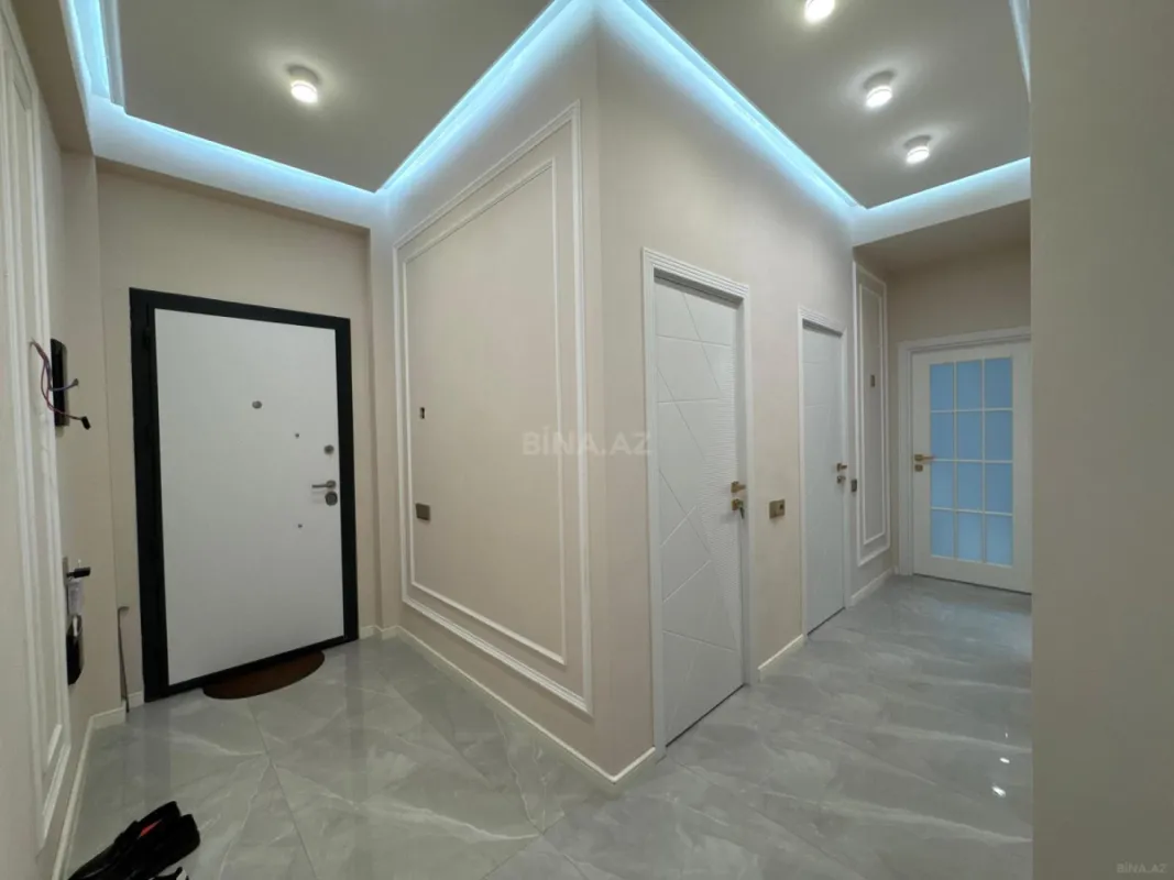 Satılır 3 otaqlı mənzil 122 m²