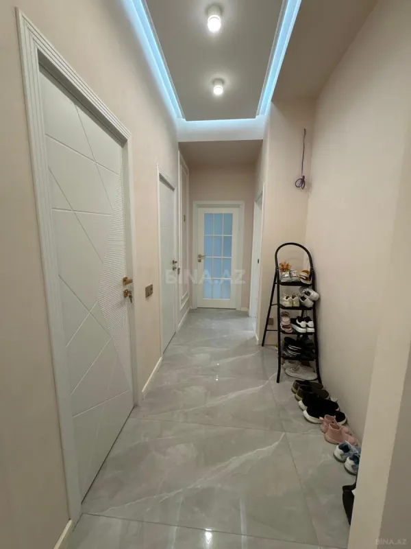 Satılır 3 otaqlı mənzil 122 m²