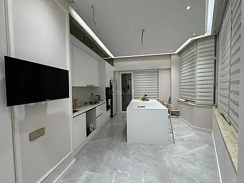 Satılır 3 otaqlı mənzil 122 m²