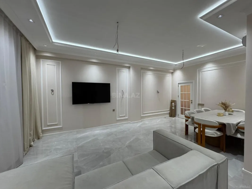 Satılır 3 otaqlı mənzil 122 m²