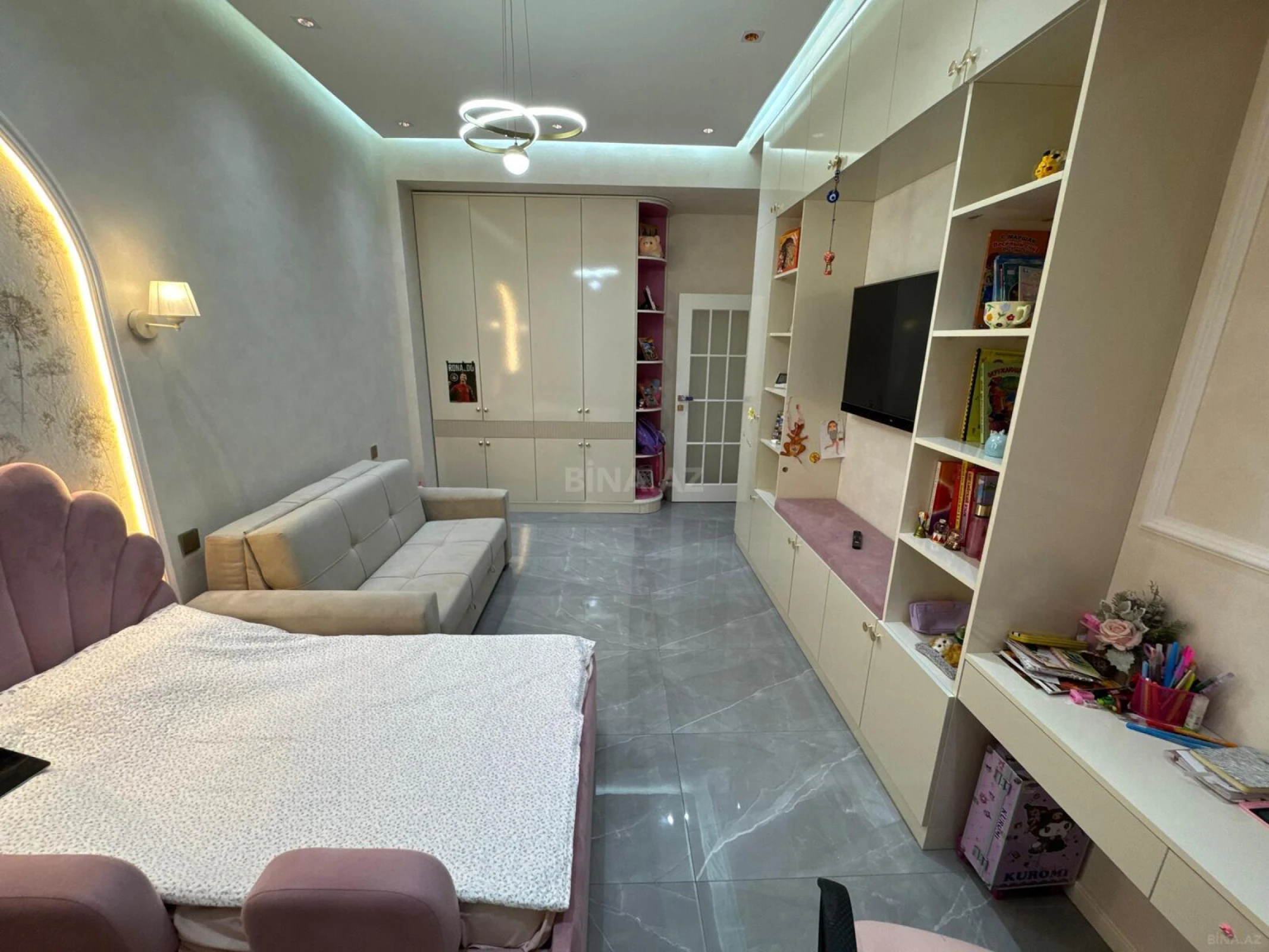 Satılır 3 otaqlı mənzil 122 m²