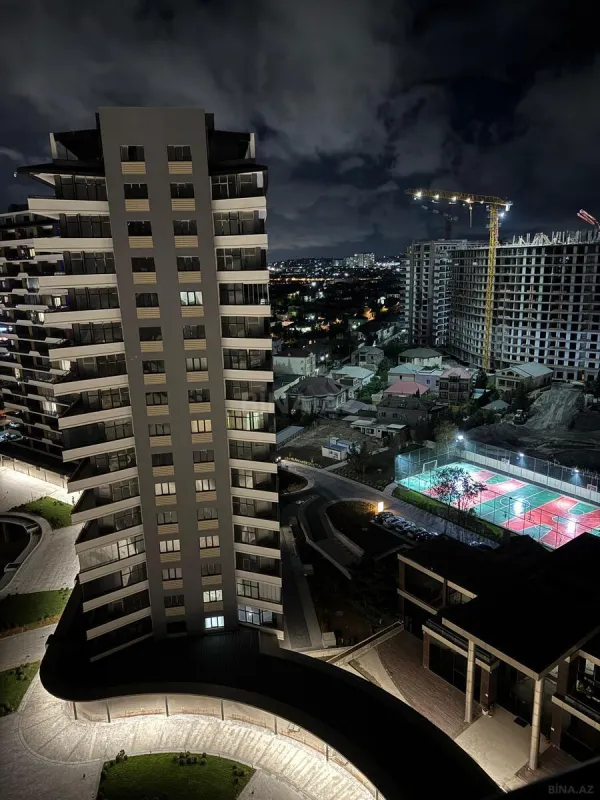 Satılır 3 otaqlı mənzil 122 m²