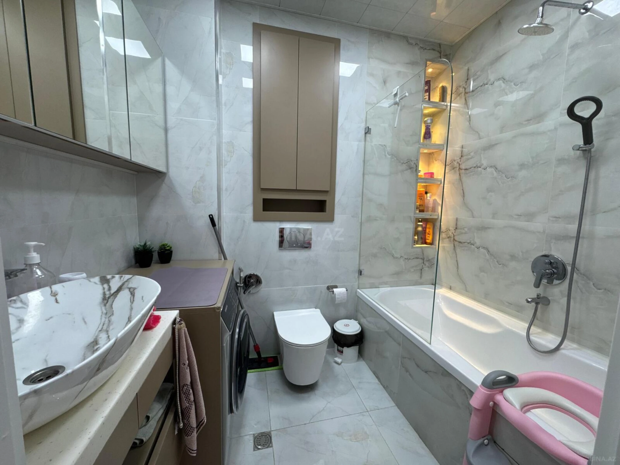 Satılır 3 otaqlı mənzil 122 m²