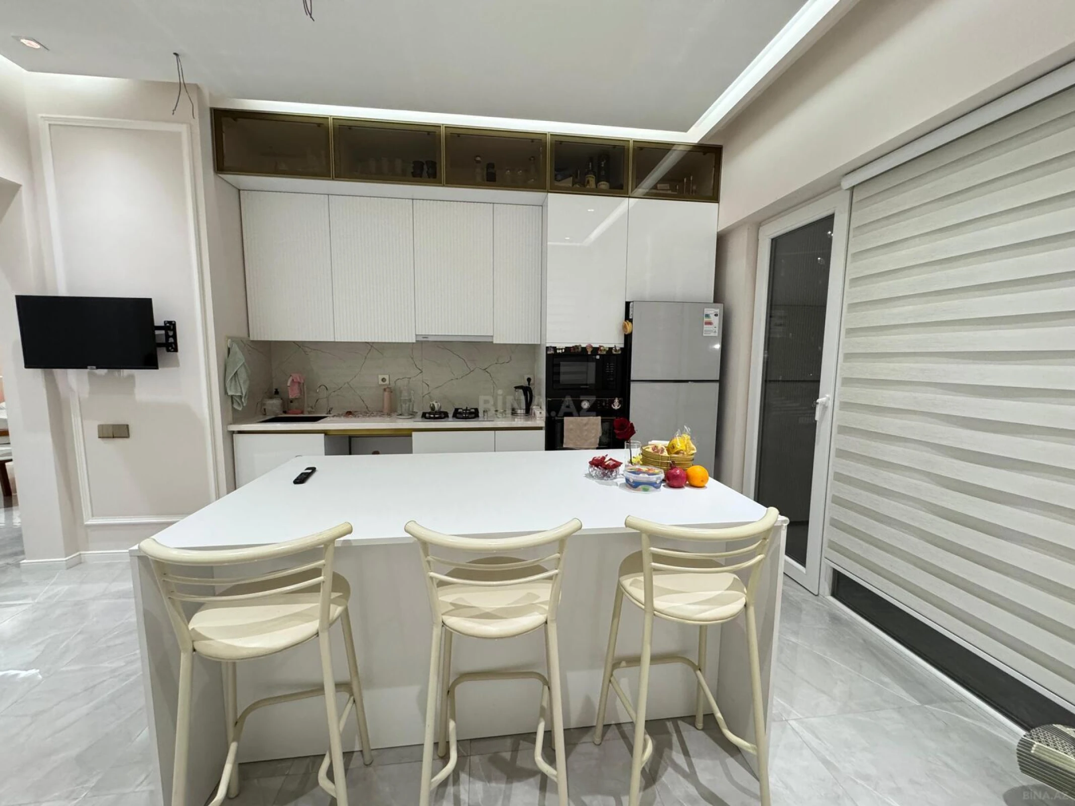 Satılır 3 otaqlı mənzil 122 m²