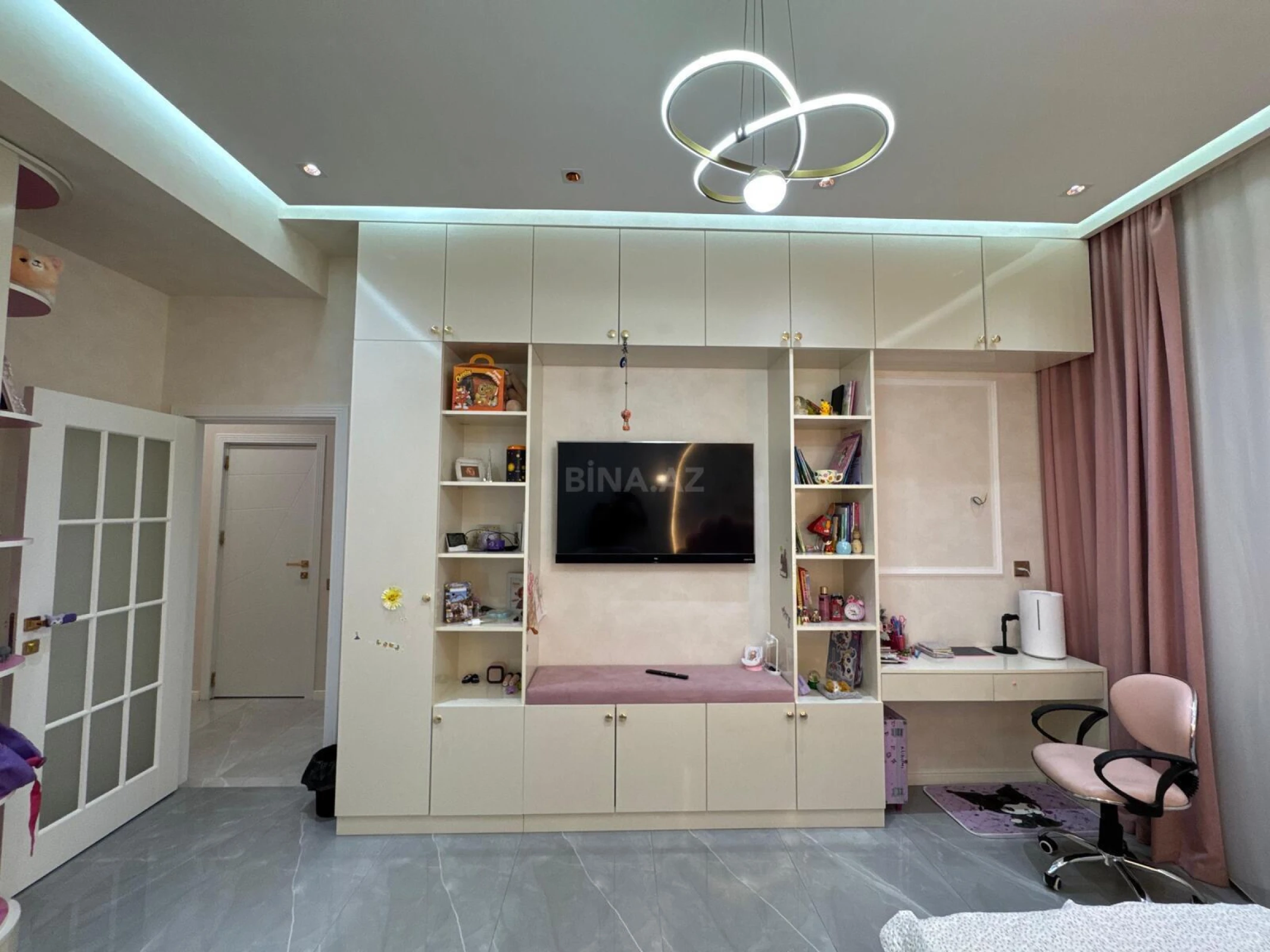 Satılır 3 otaqlı mənzil 122 m²