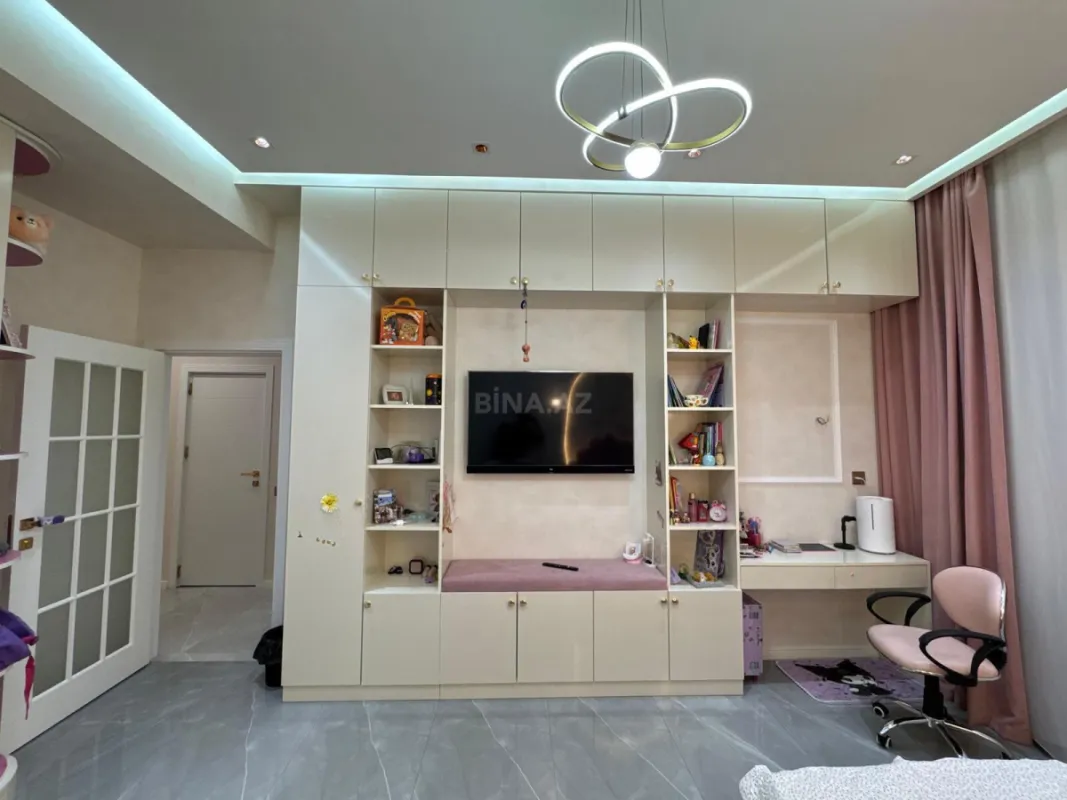 Satılır 3 otaqlı mənzil 122 m²