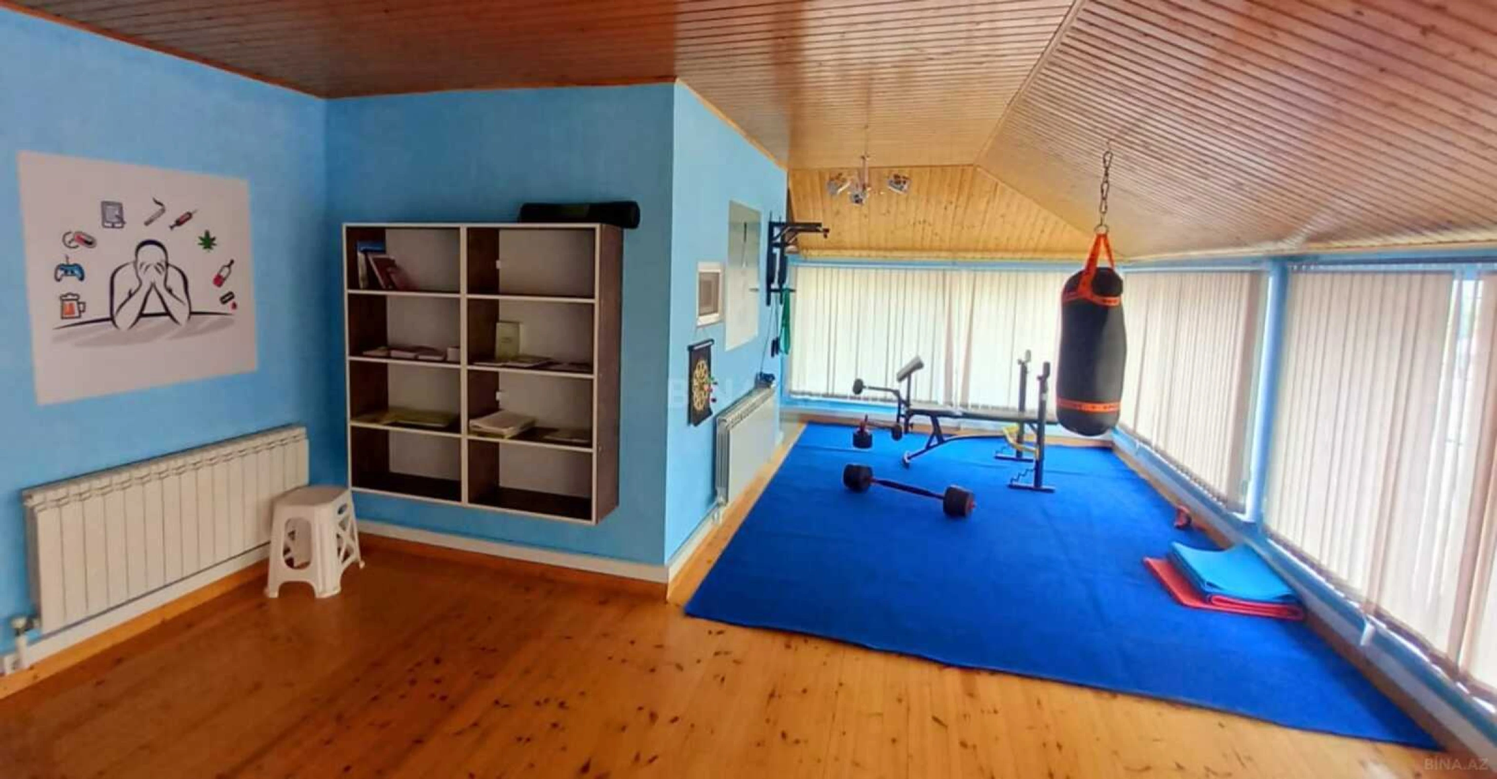 Satılır 12 otaqlı həyət evi 403 m²