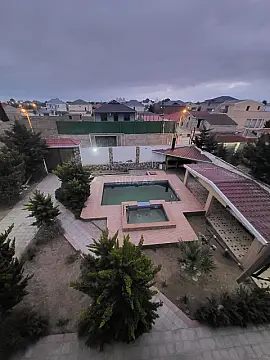 Satılır 12 otaqlı həyət evi 403 m²