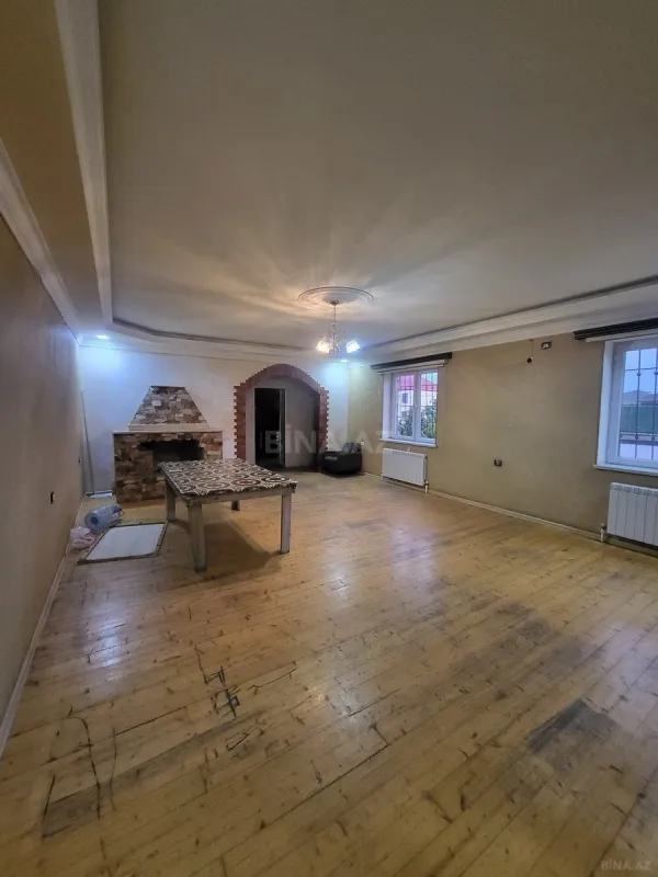 Satılır 12 otaqlı həyət evi 403 m²
