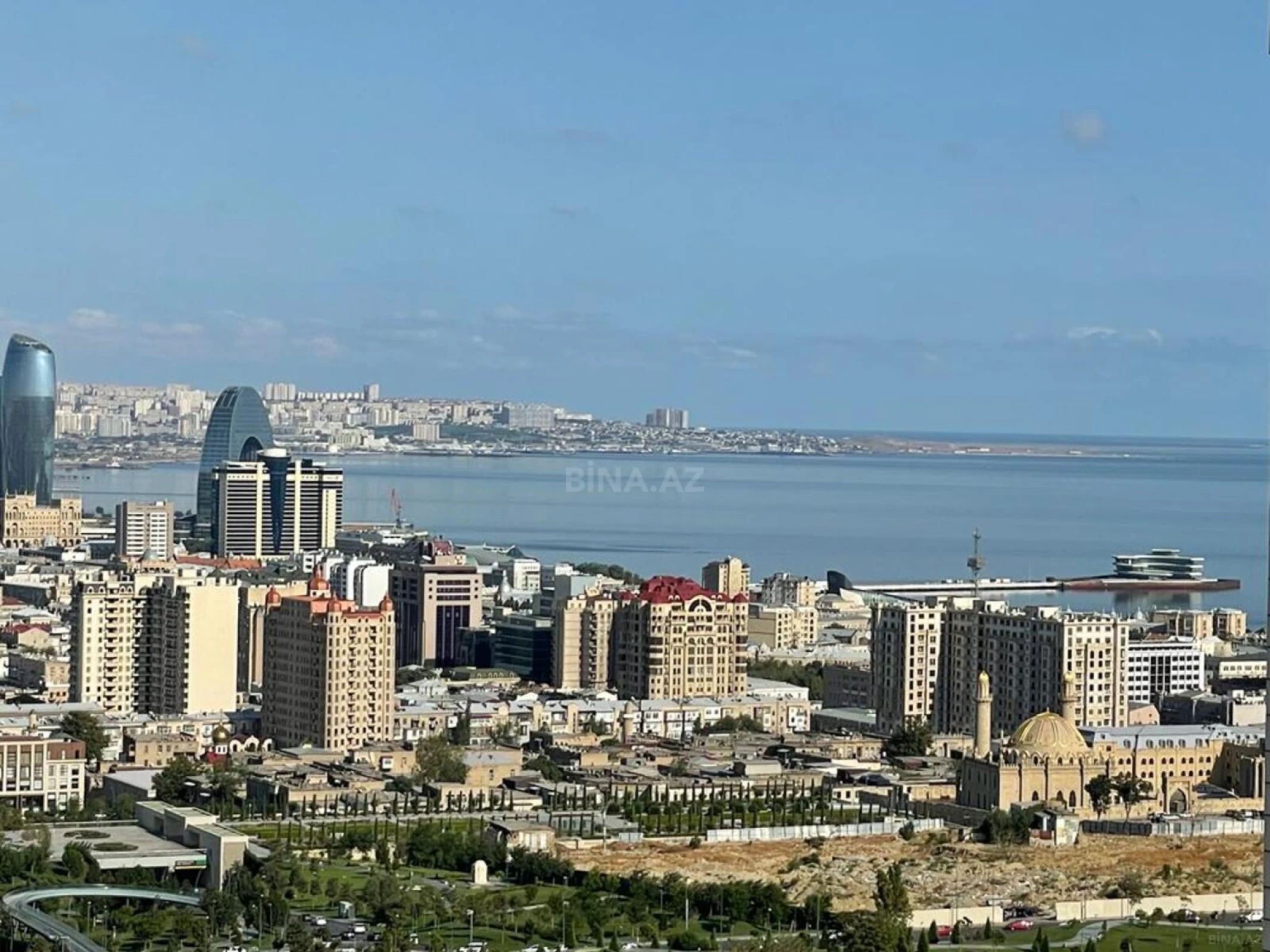 Satılır 4 otaqlı mənzil 230 m²