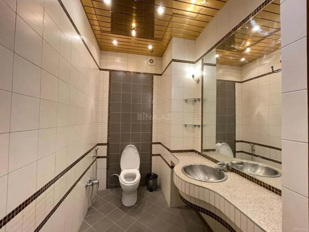 Satılır 4 otaqlı mənzil 230 m²