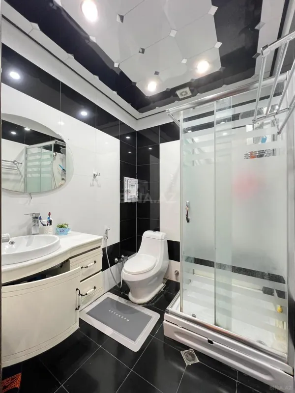 Satılır 4 otaqlı mənzil 230 m²