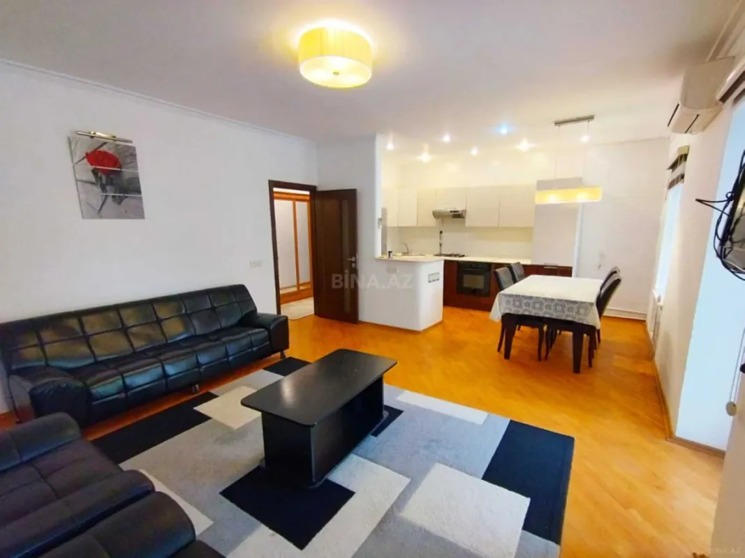 Satılır 3 otaqlı mənzil 140 m²