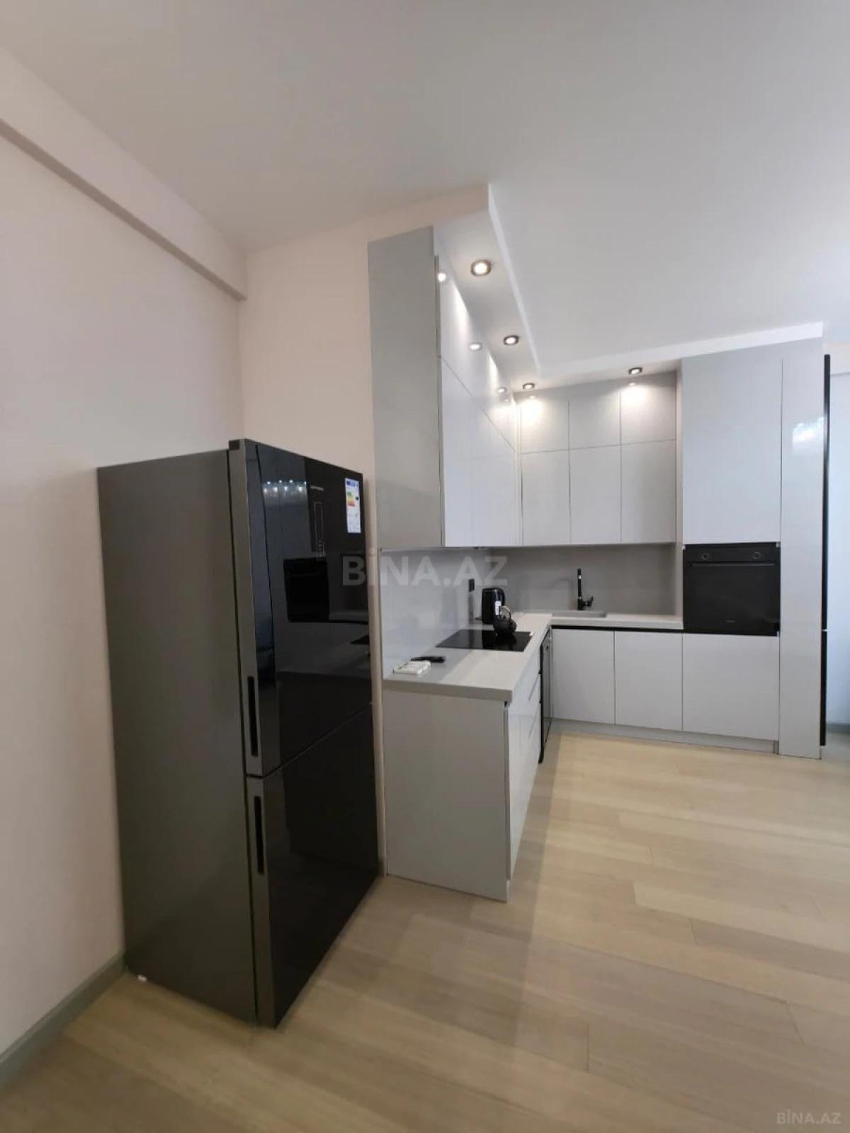 Satılır 2 otaqlı mənzil 68 m²
