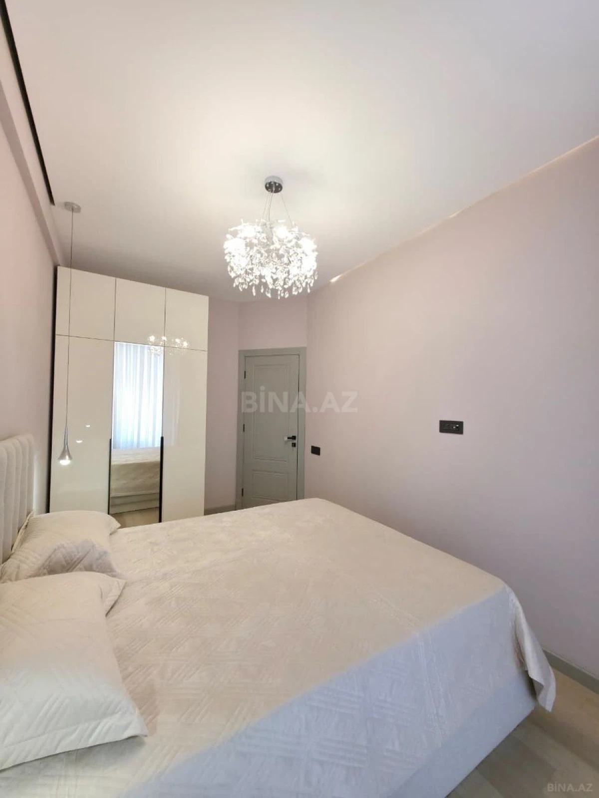 Satılır 2 otaqlı mənzil 68 m²
