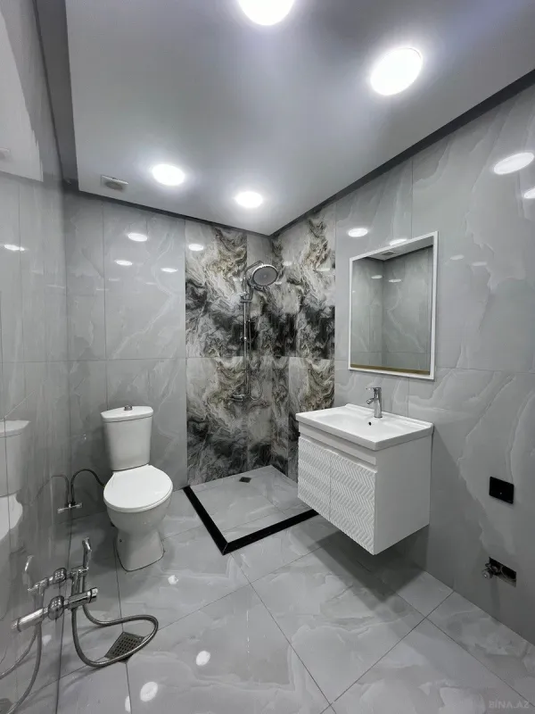 Satılır 2 otaqlı mənzil 76 m²