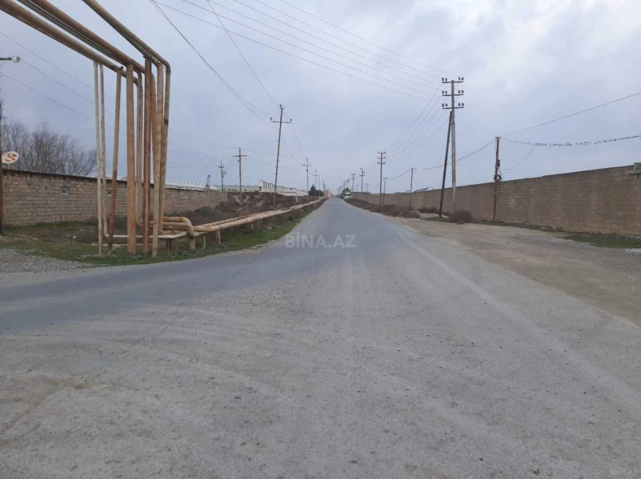 Satılır torpaq sahəsi 600 m²