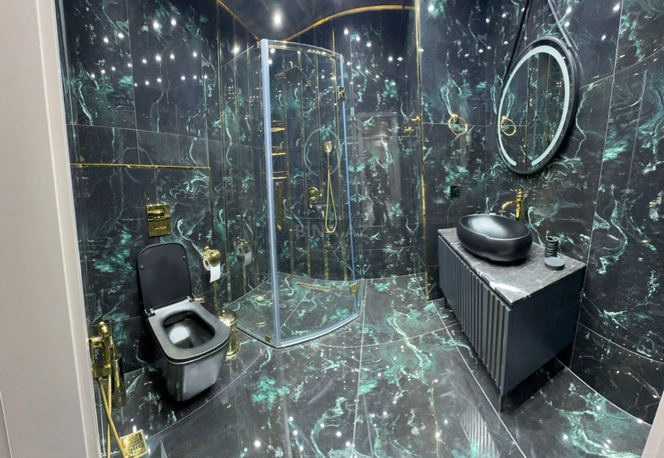 Satılır 3 otaqlı mənzil 140 m²