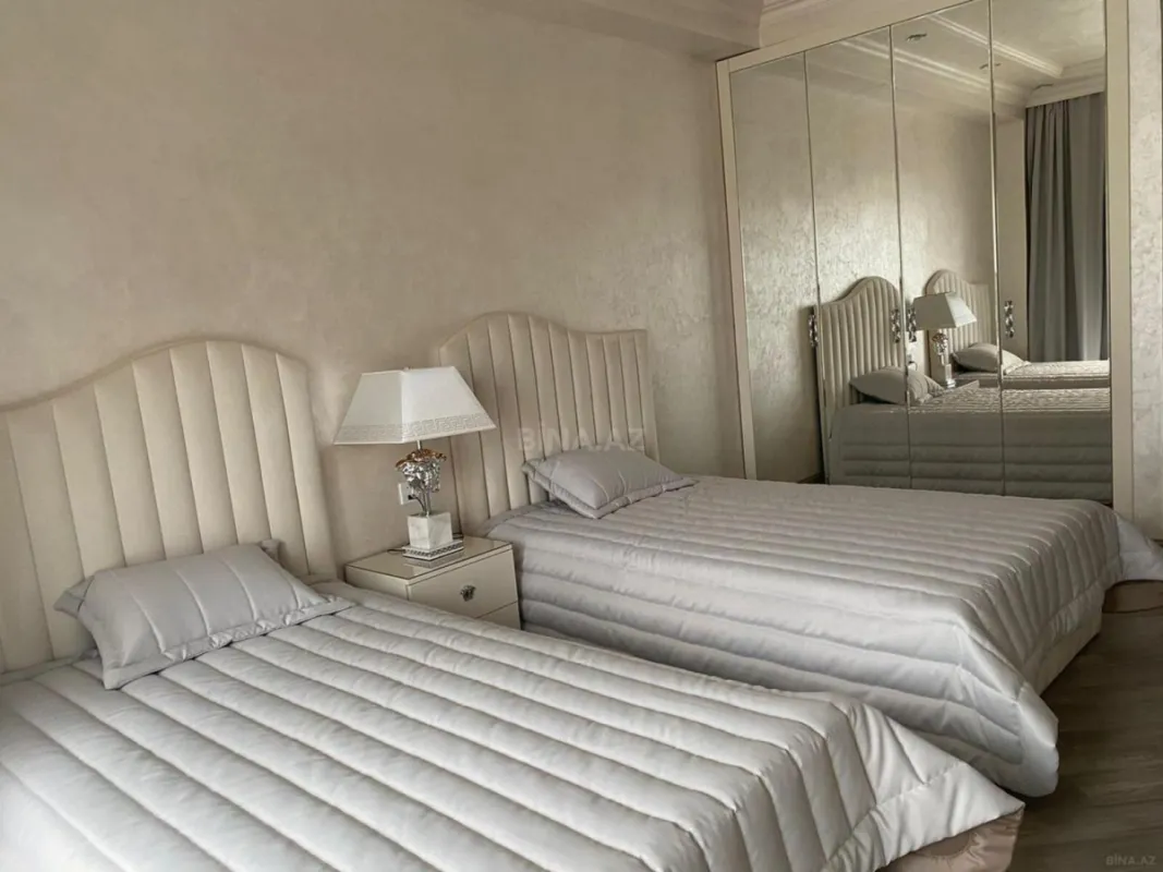 Satılır 3 otaqlı mənzil 140 m²