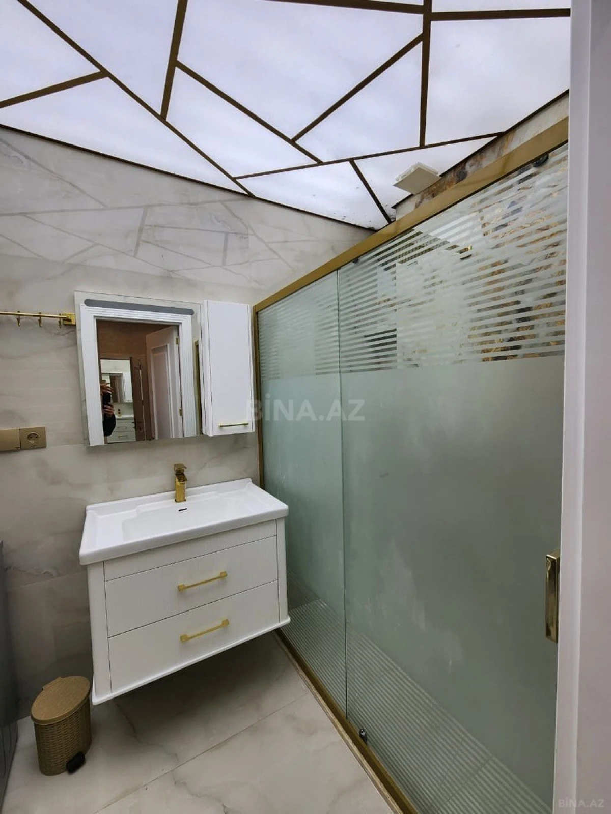 Kirayə verilir 2 otaqlı mənzil 65 m²