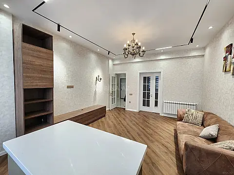 Kirayə verilir 2 otaqlı mənzil 65 m²