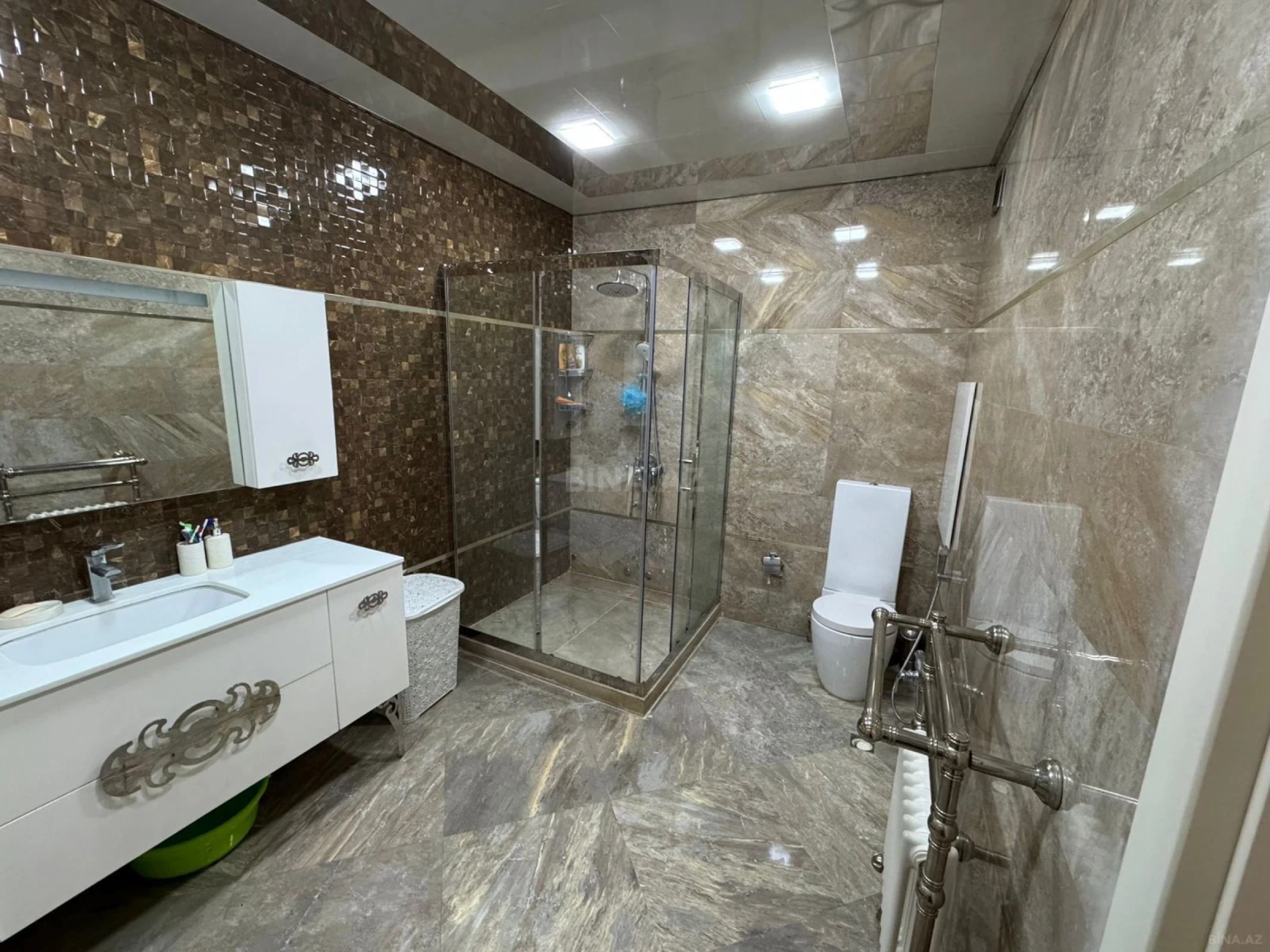 Satılır 3 otaqlı mənzil 117 m²