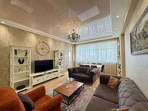 Satılır 3 otaqlı mənzil 117 m²