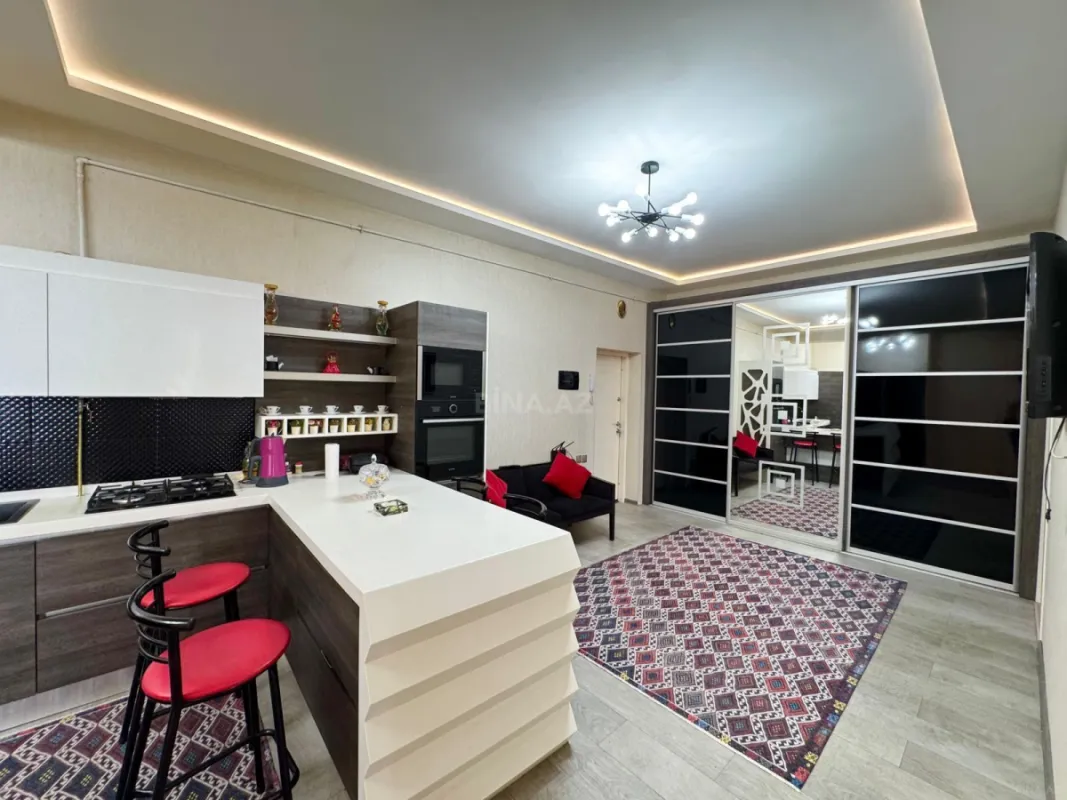 Satılır 3 otaqlı mənzil 117 m²