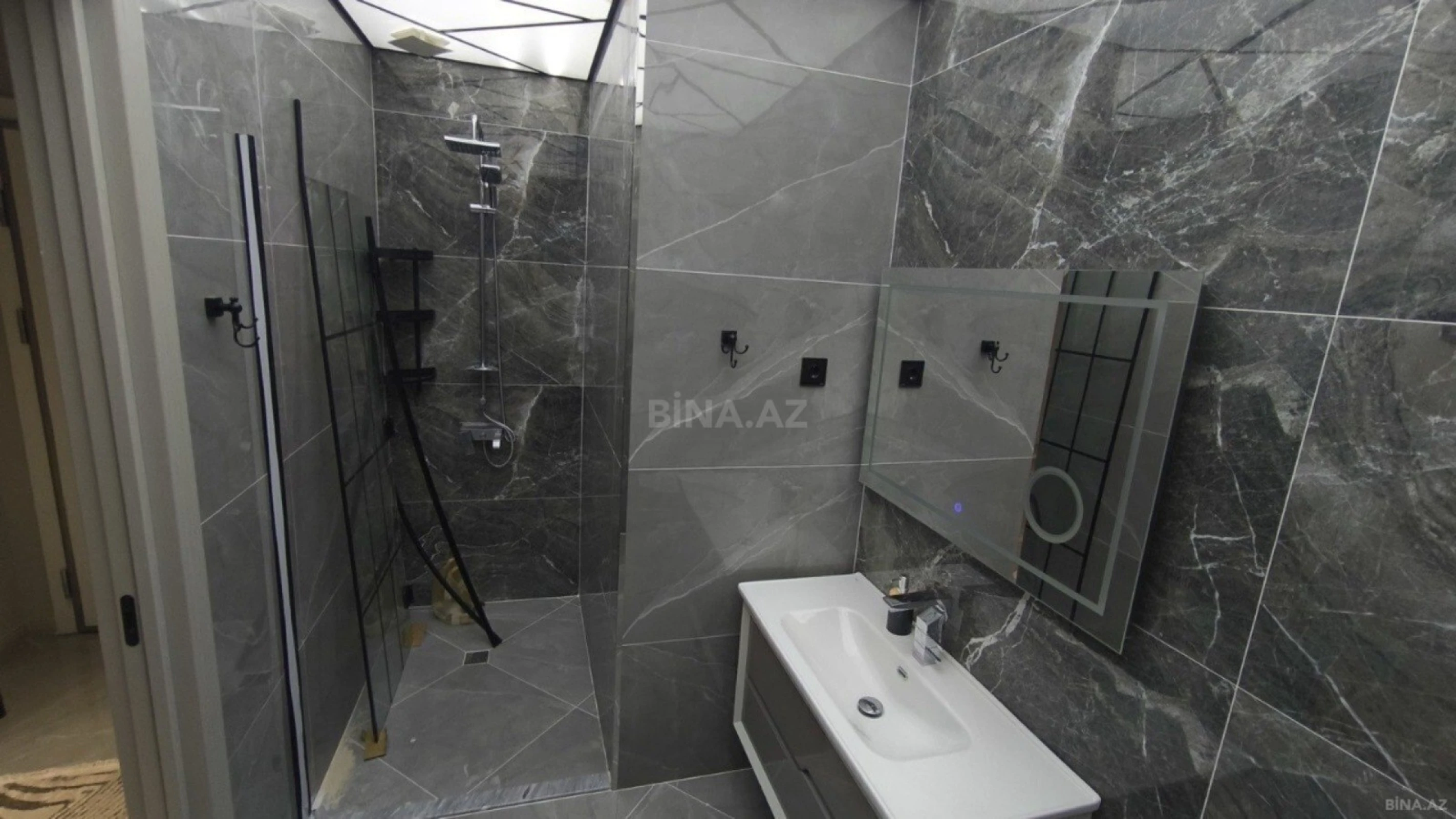Kirayə verilir 2 otaqlı mənzil 63 m²