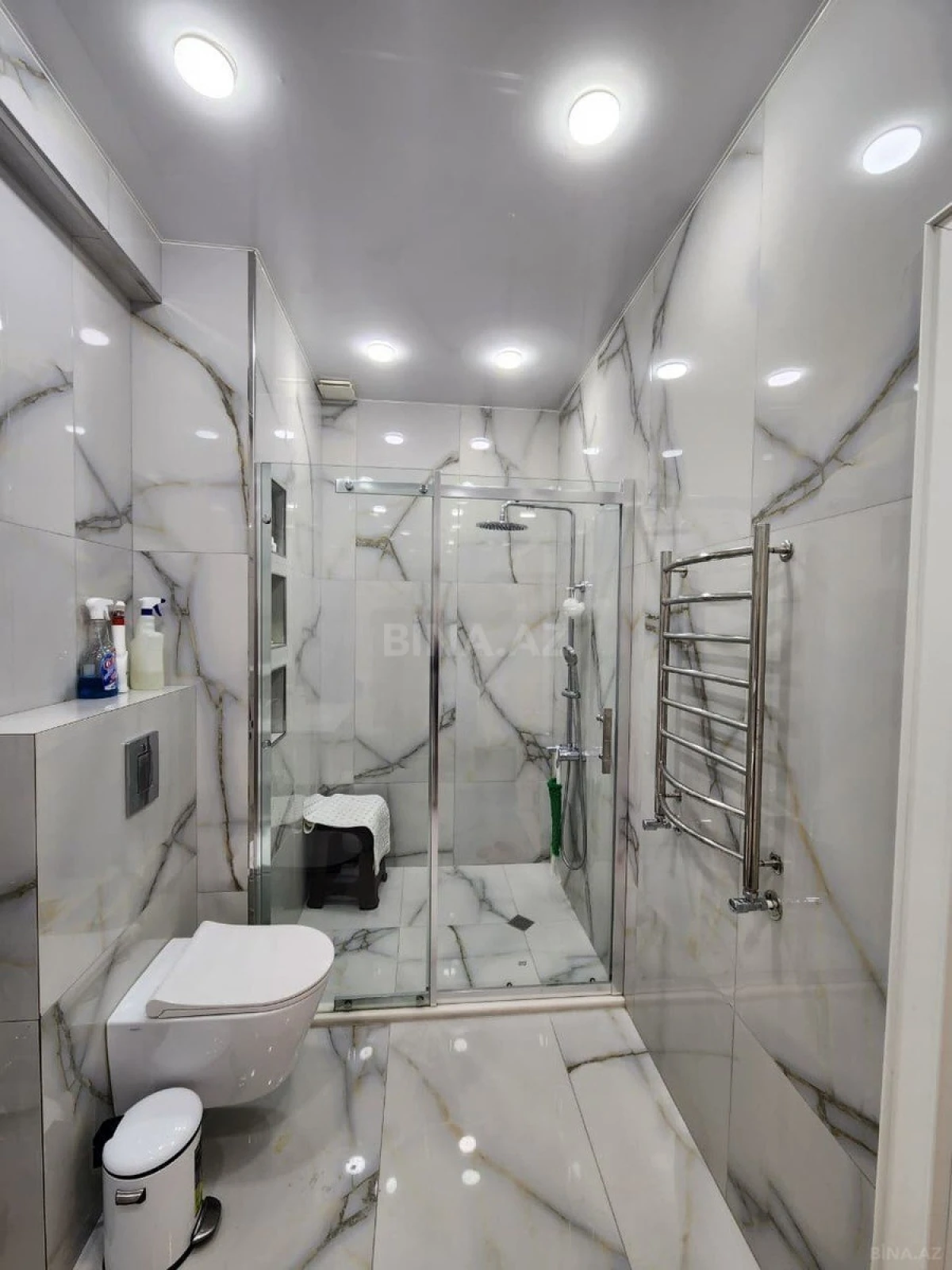 Kirayə verilir 4 otaqlı mənzil 220 m²